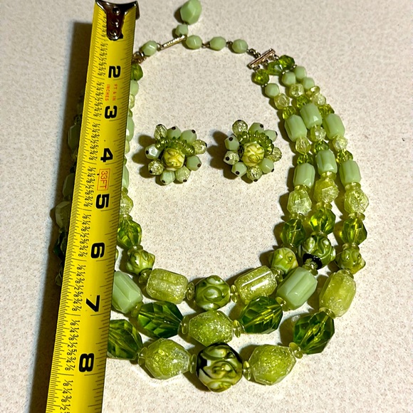 W Germany 3 strand multi shaped faceted beaded necklace. Shades of green (661) - Picture 6 of 6